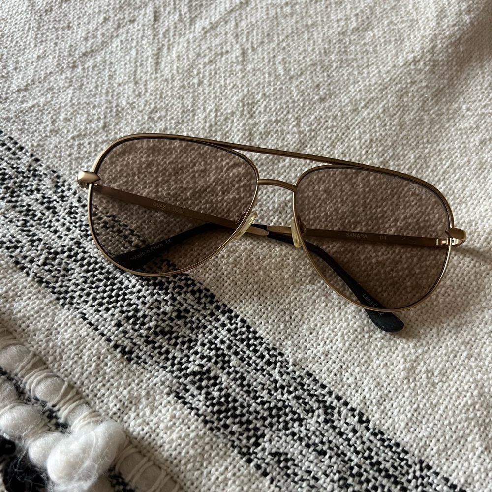 Quay x Desi Sahara